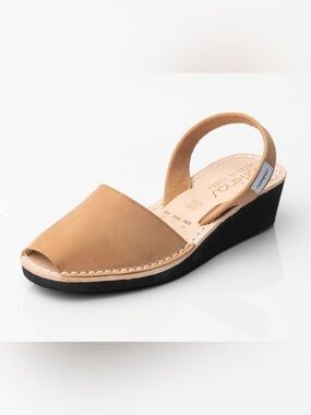 Norkinas Leather Slingback Sandals Handmade in Spain in Carmel/Light Tan NWT